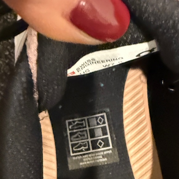 On Running Women's Sneakers - White and pink - Picture 7 of 12